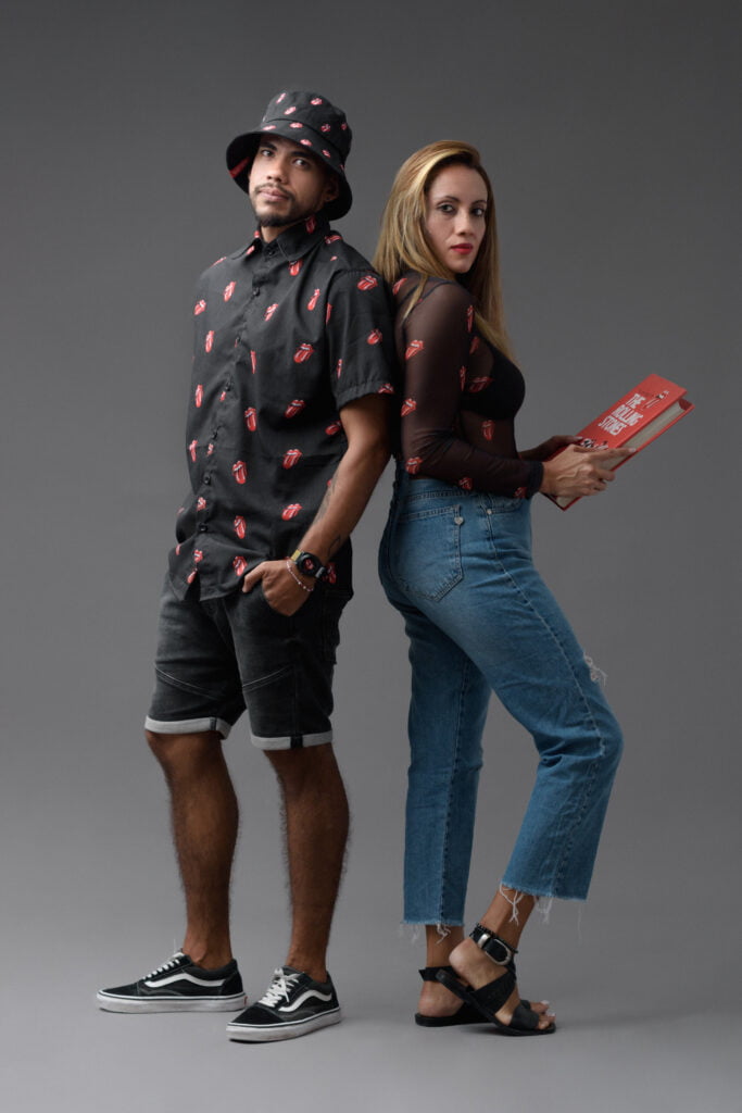 ACCESORIOS 5 Las camisas y pilusos bordados de @factoryrock.ar son lo mas, miralos en https://factoryrock.com.ar
