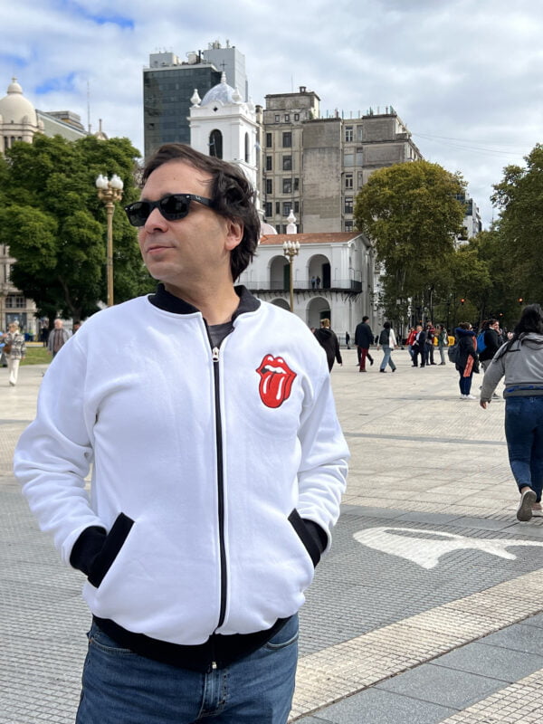 Campera bomber bordada