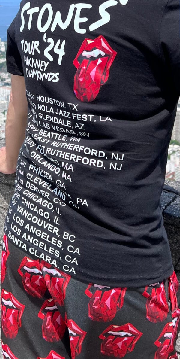 Remera Hackney Tour 24 Negra conseguila en https://factoryrock.com.ar