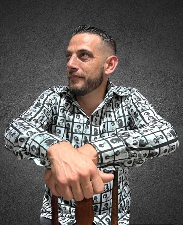 Camisa Morrison foto sesión de Factory Rock https://factoryrock.com.ar @factoryrock