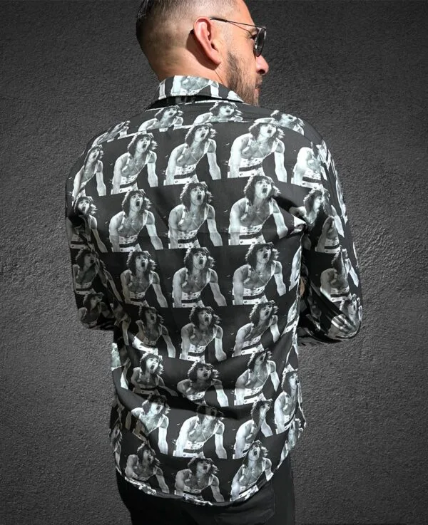 manufacturada por @factoryrock.ar conseguila en la web: https://factoryrock.com.ar