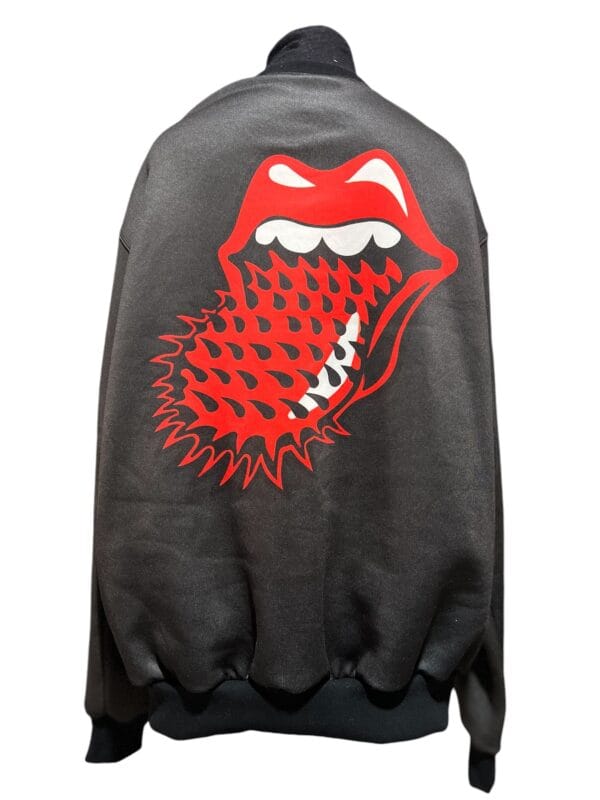 Buzo The Rolling Stones Voodoo Lounge el mejor que podes tener por la calidad y diseño. Factory Rock lejor el mejor https://factoryrock.com.ar