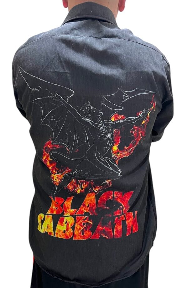 camisa black sabbath solo disponible en https://factoryrock.com.ar