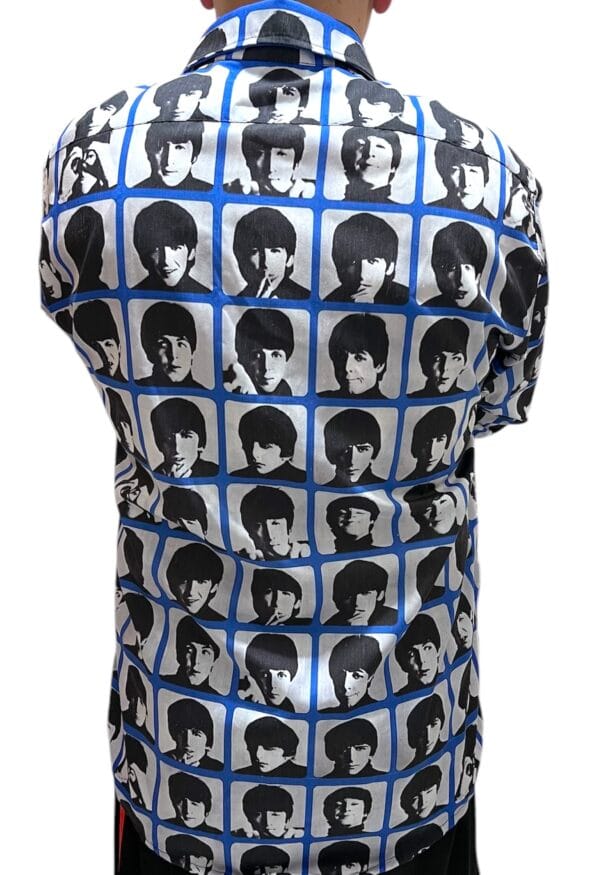 Camisa The Beatles A Hard Day's Night solo disponible en https://factoryrock.com.ar