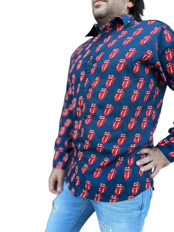 Camisa The Rolling Stones Blue and Red solo disponible en www.factoryrock.com.ar