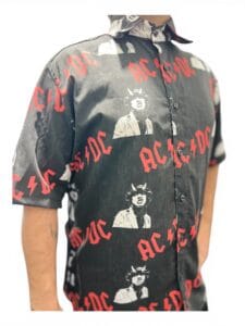 CAMISA ACDC ANGUS YOUNG solo disponible en @factoryrock.ar https://factoryrock.ar