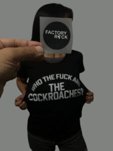 The Rolling Stones The Cockroaches Remera solo en @factoryrock.ar y en nuestra web: https://factoryrock.com.ar/producto/the-rolling-stones-the-cockroaches/
